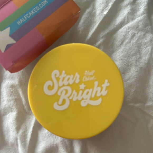 NEW - Translucent Setting Powder - Picture 2 of 4